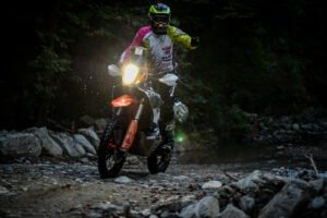 00012_TIME_ 06_48_HAT25_11altareext